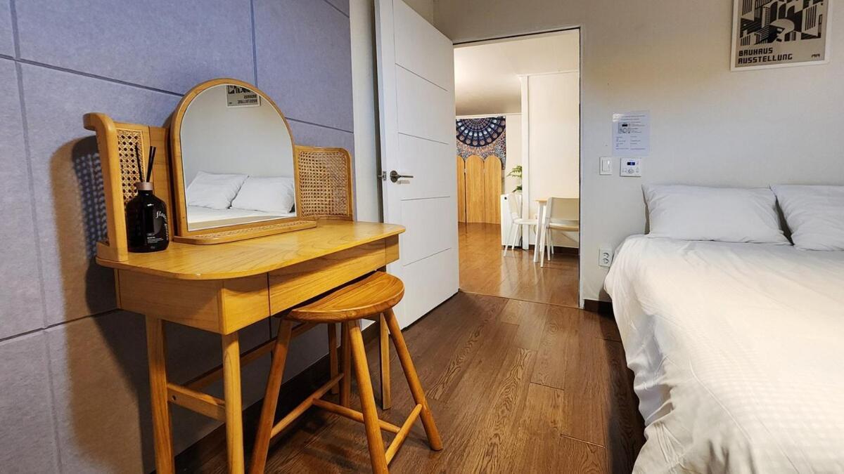 K-6 Hongdae Yeontral Park Apartment *