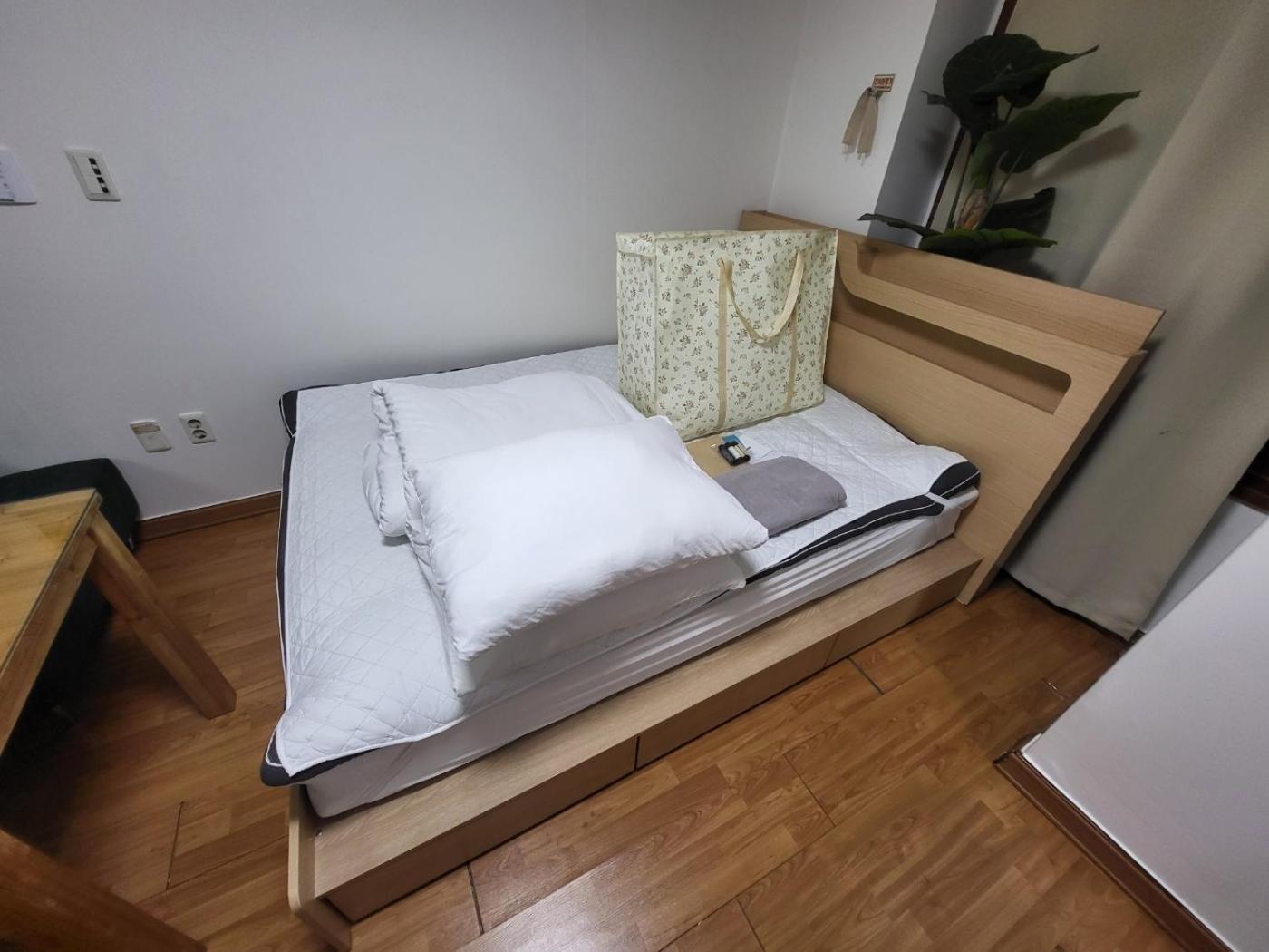 2-2508 #gangnam Stn, 5-min #yeoksam Stn, 3-min #ott #concierge Gangnam Managed Apartamento Seul