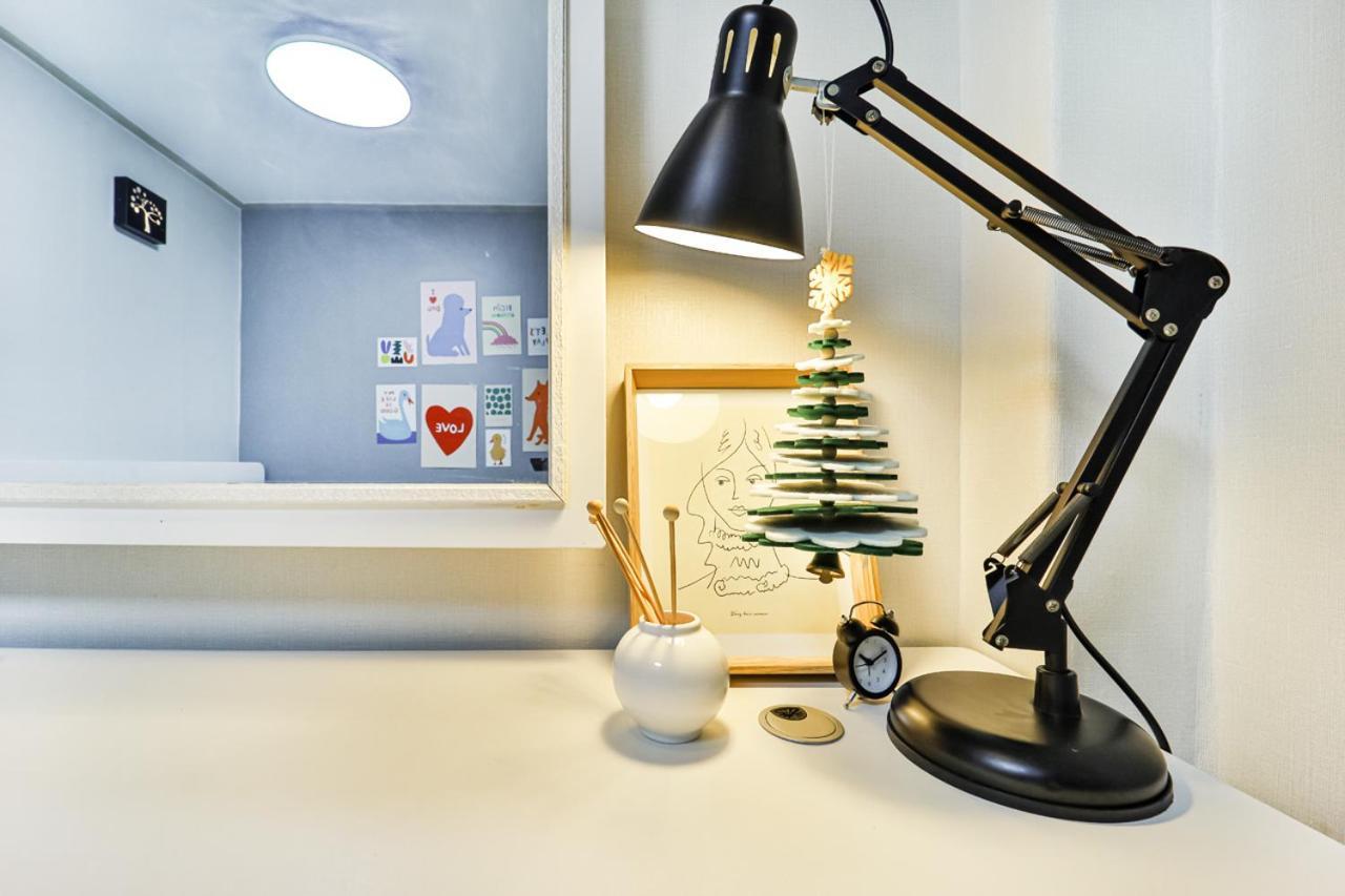 #hongdae 20min #gangnam 18min #sillim 3min #freeparking #airport Bus 5min Seoul