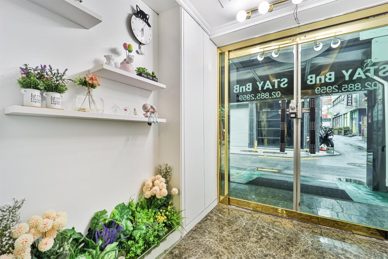 Guest house #hongdae 20min #gangnam 18min #sillim 3min #freeparking #airport Bus 5min *