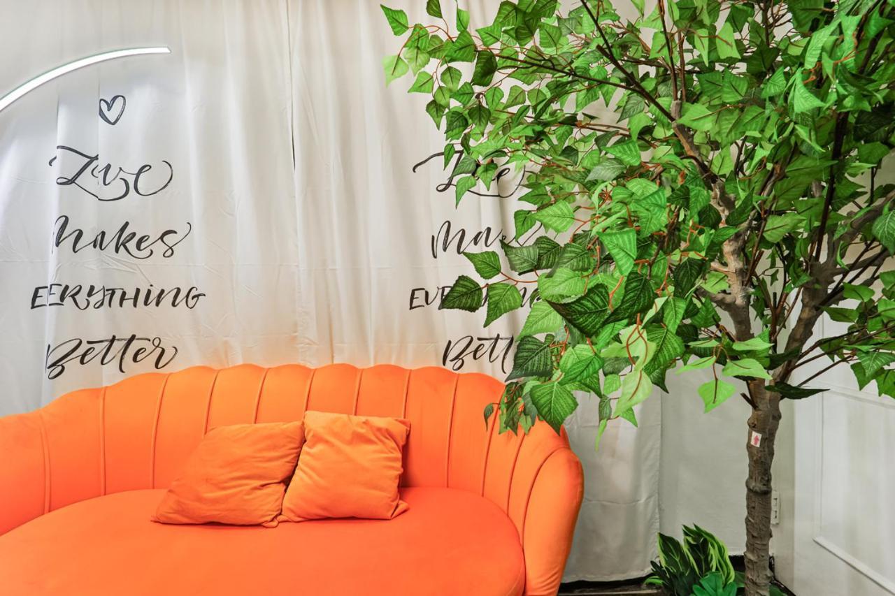 #hongdae 20min #gangnam 18min #sillim 3min #freeparking #airport Bus 5min