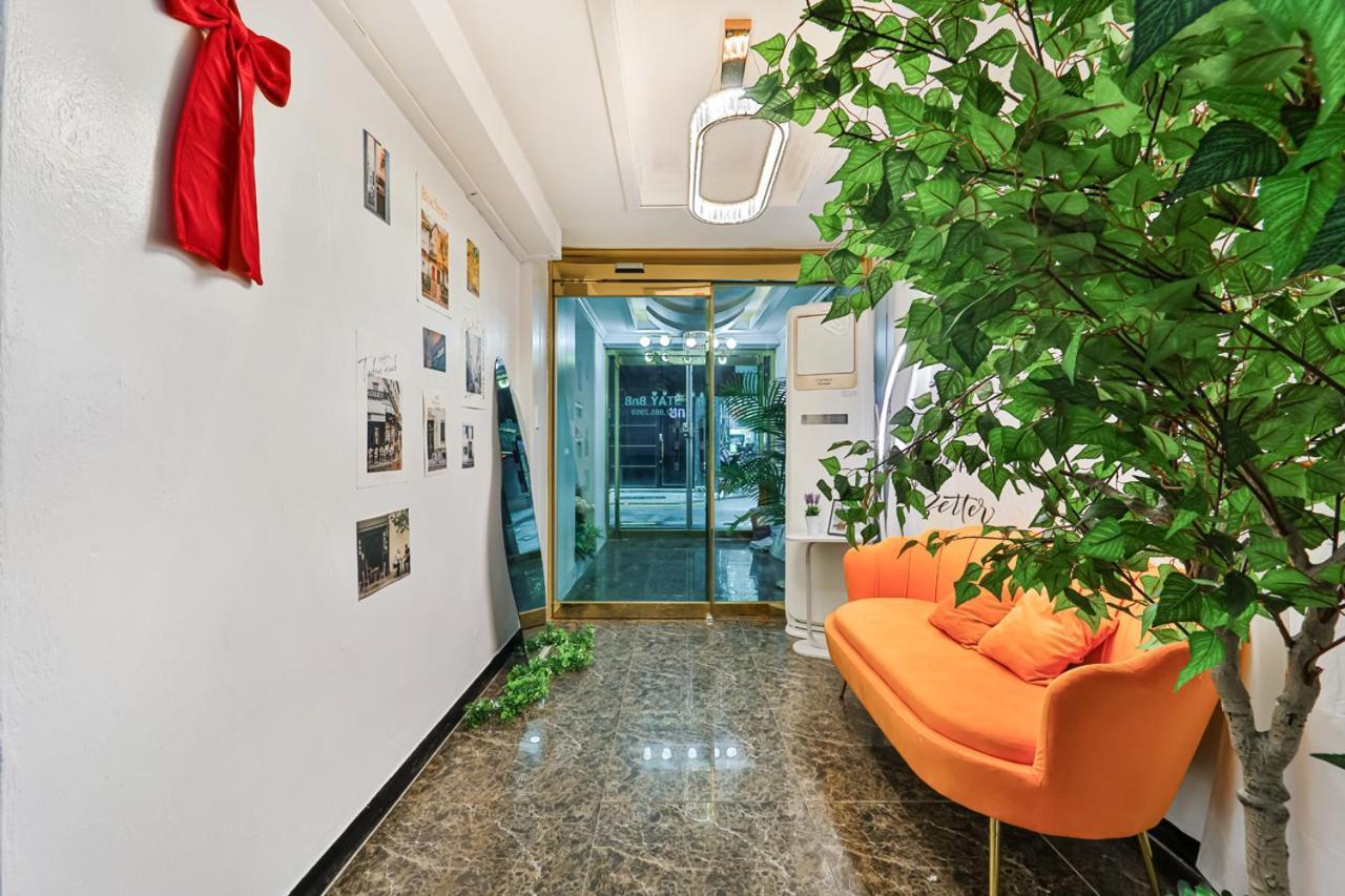 Guest house #hongdae 20min #gangnam 18min #sillim 3min #freeparking #airport Bus 5min Seoul