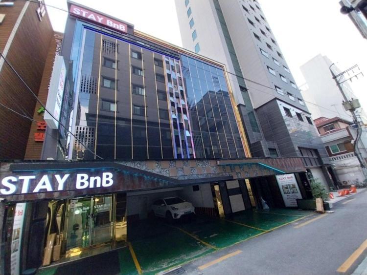 #hongdae 20min #gangnam 18min #sillim 3min #freeparking #airport Bus 5min Guest house Seoul