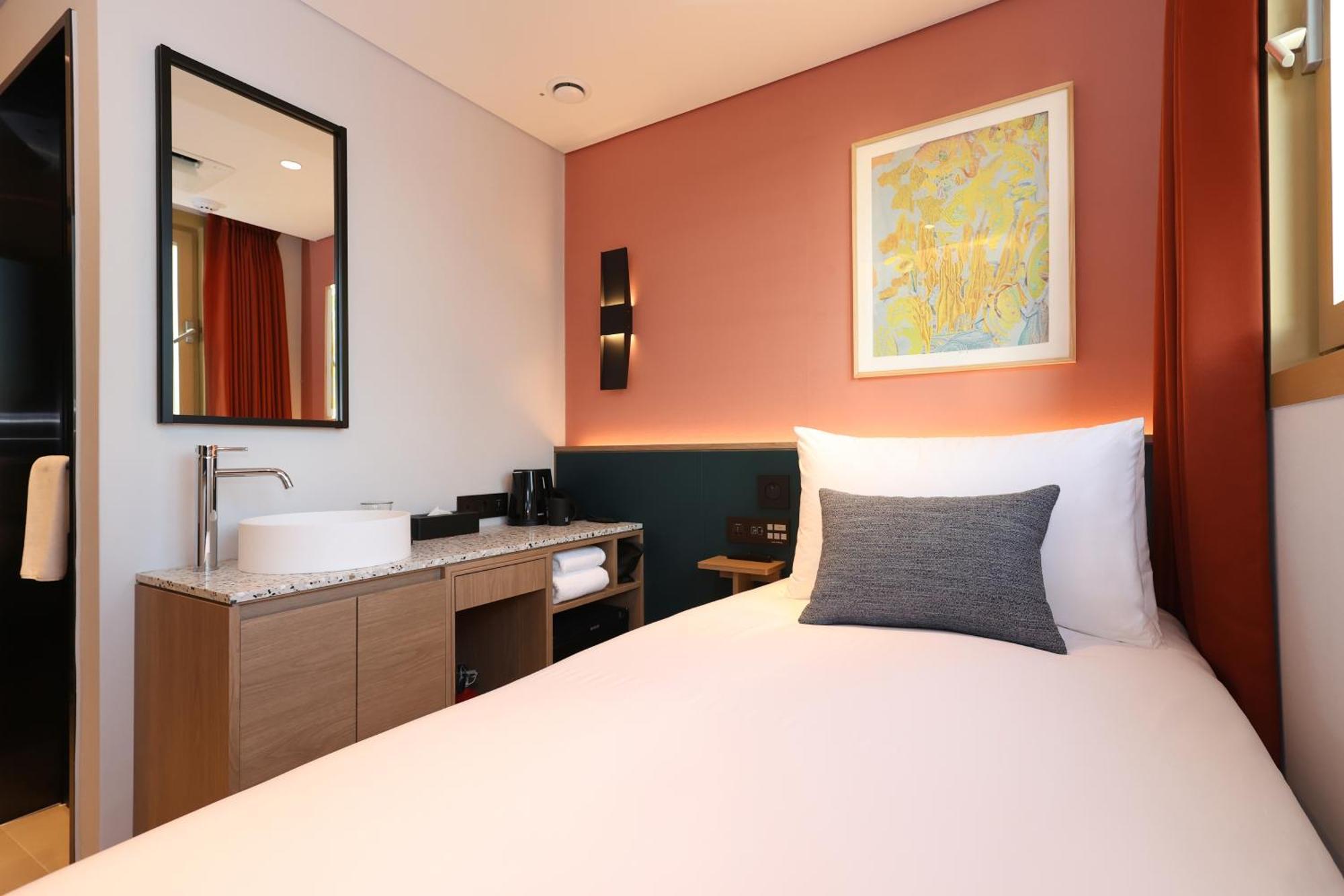 New Blanc Myeongdong 4* Seoul