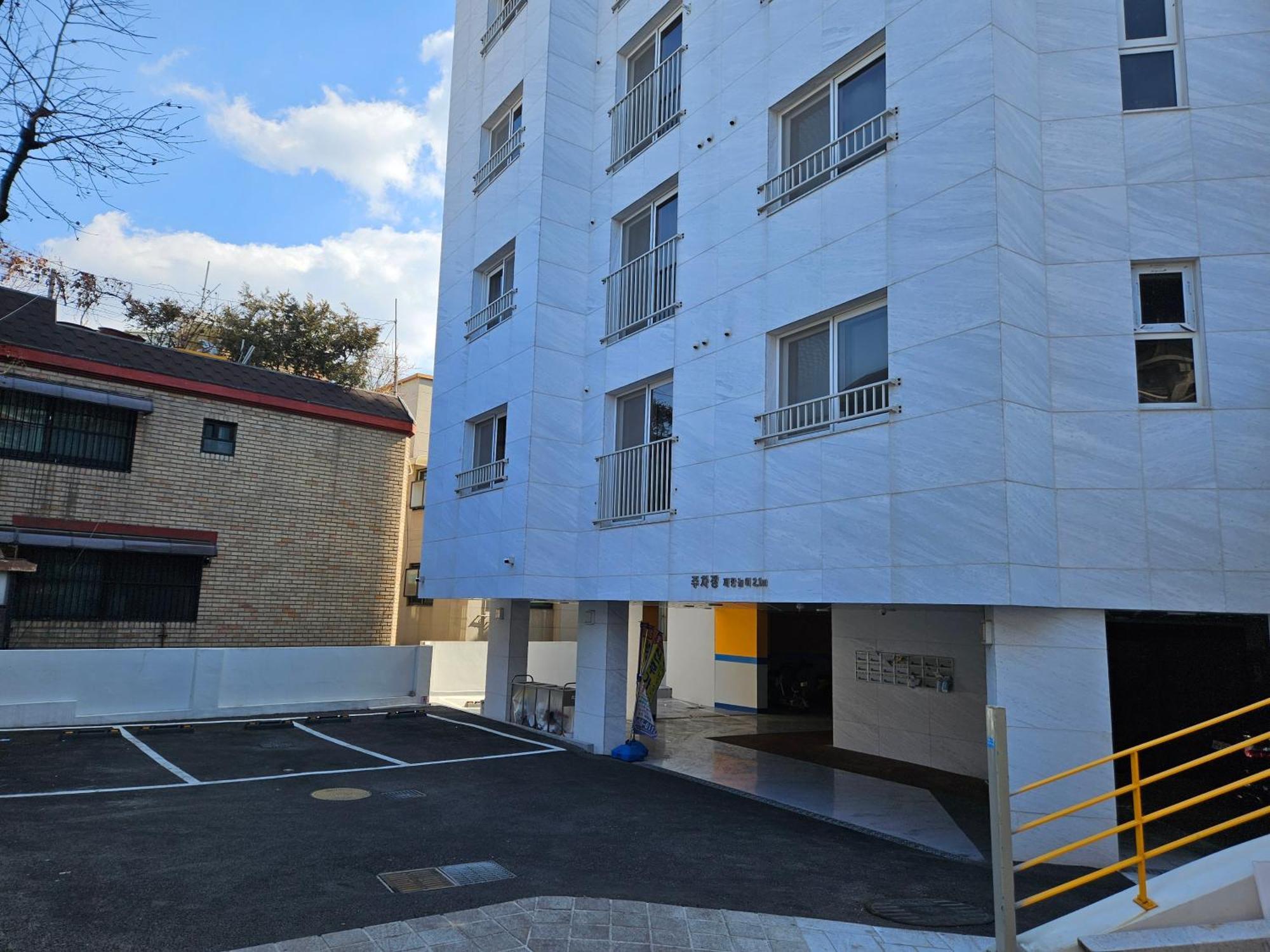 Sensibility Warmth Cozy New Construction Pleasant Hongdae Gangnam 30 Minutes *