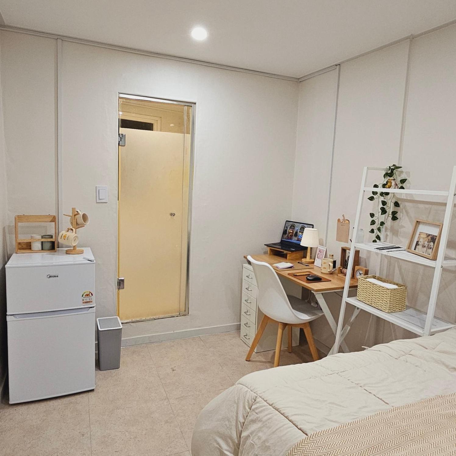 Capsule hotel Aall Train Station 2 *