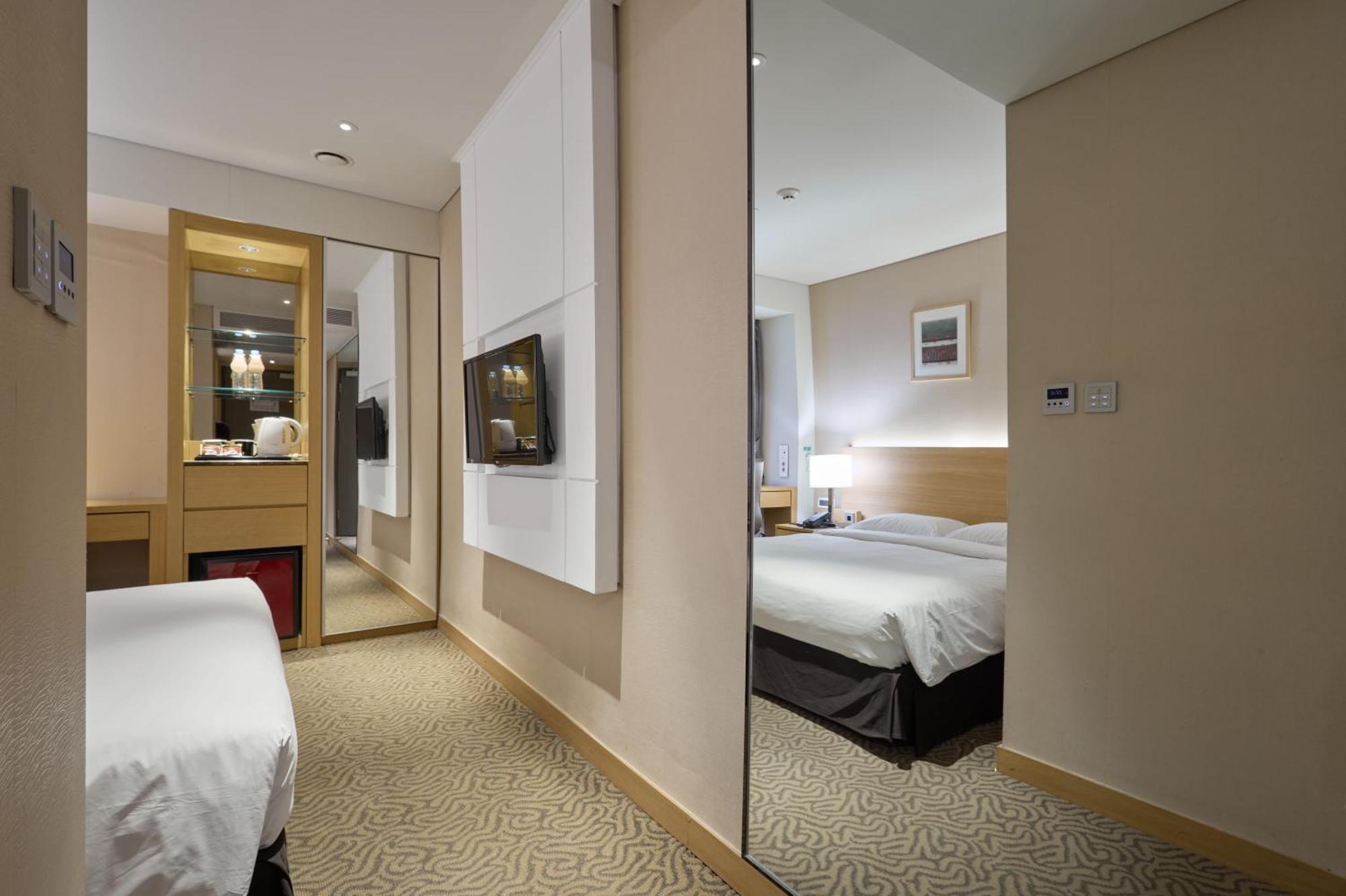 Summit Dongdaemun 3*