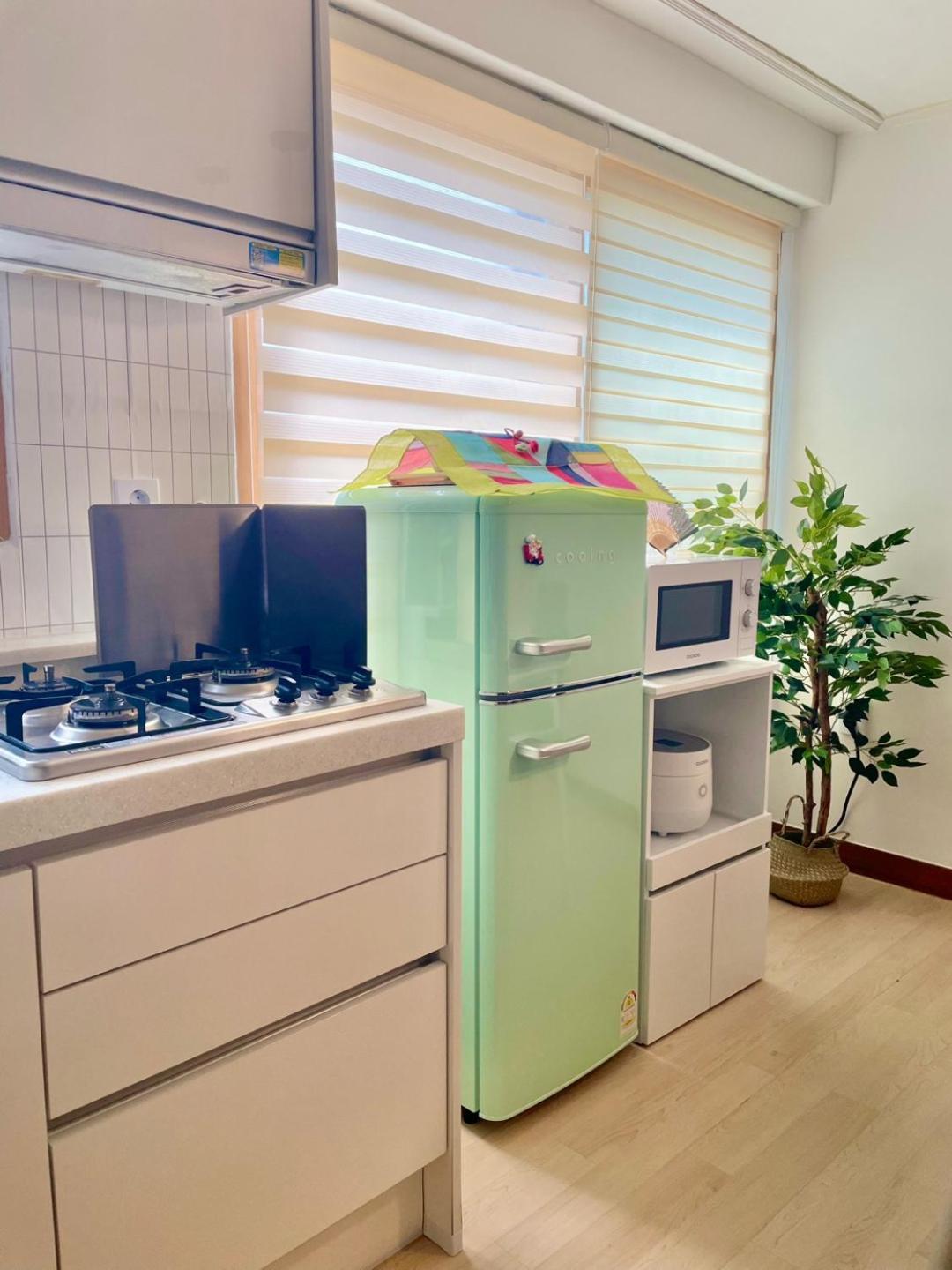 Yoon In #convenient Transportation #hotelbedroom #wide3 8 People #familygroup # Free Parking Apartment Seoul