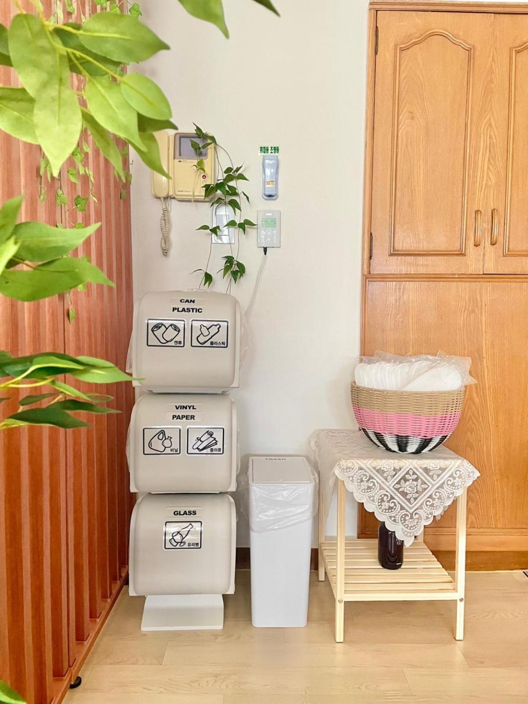 Yoon In #convenient Transportation #hotelbedroom #wide3 8 People #familygroup # Free Parking Apartment Seoul