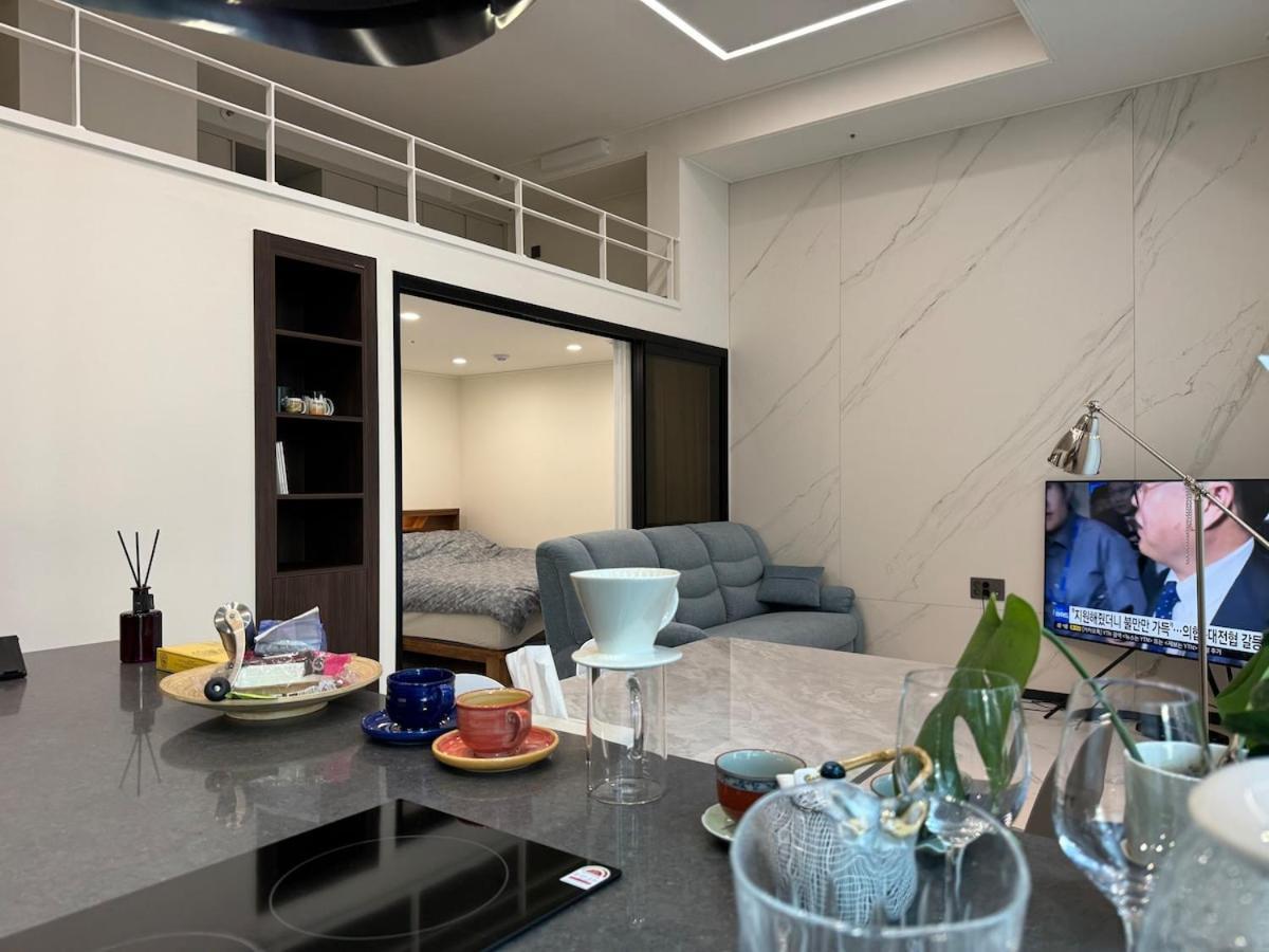 Brand New ! Luxury At Euljiro-5ga Apartment Seoul