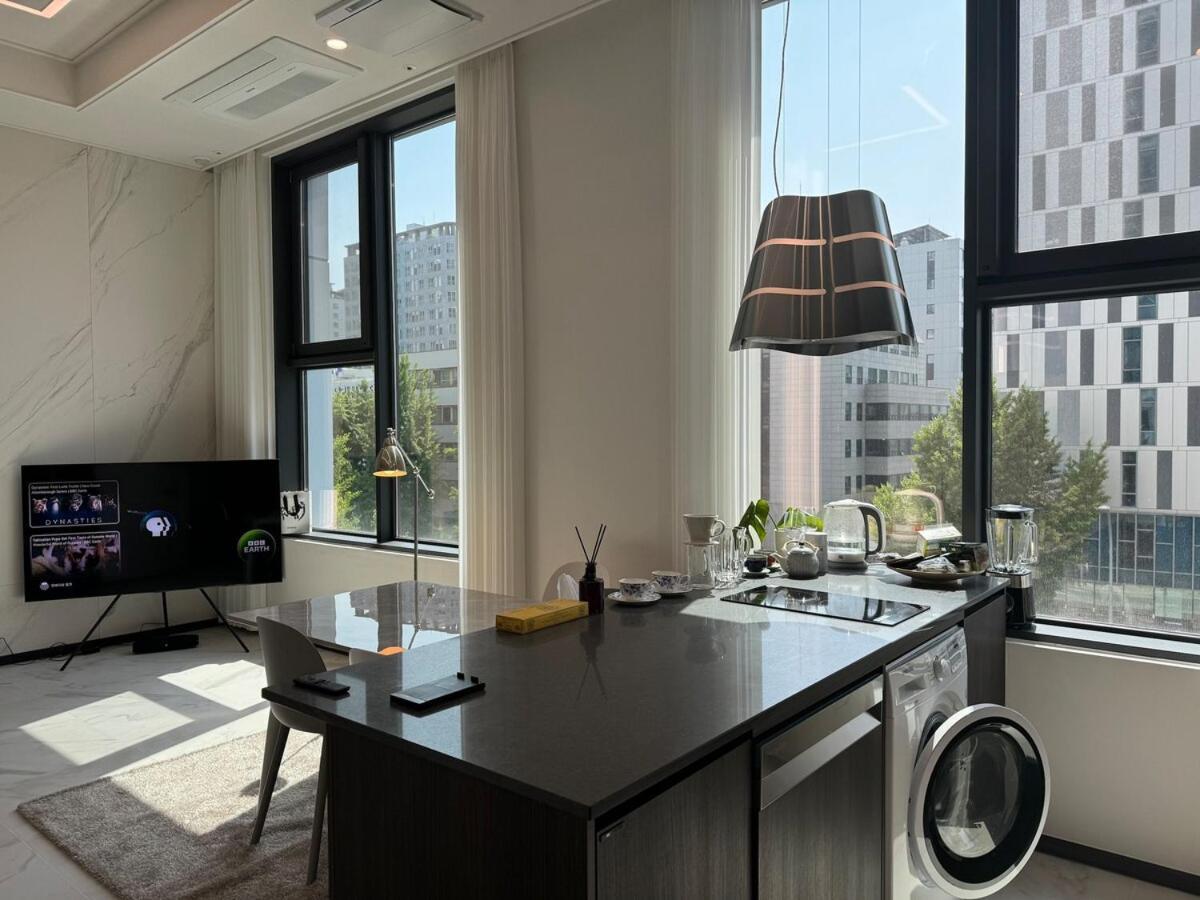 Apartment Brand New ! Luxury At Euljiro-5ga Seoul