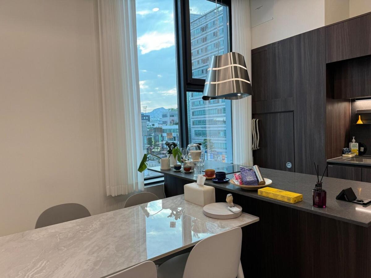 Brand New ! Luxury At Euljiro-5ga Apartment