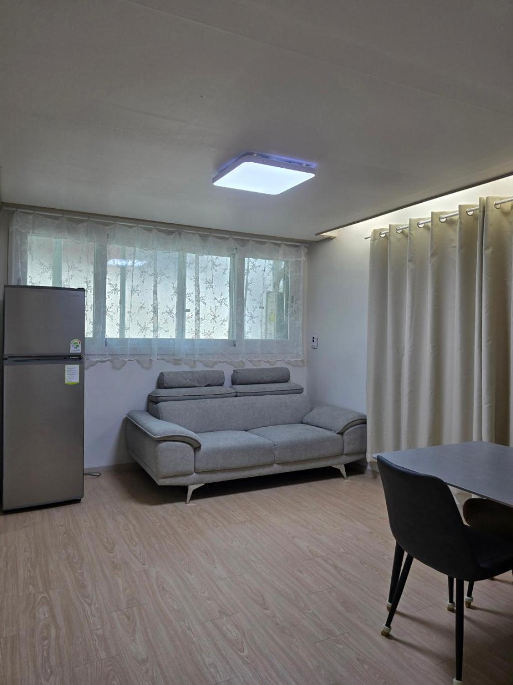 Runaway Yongsan Apartment *