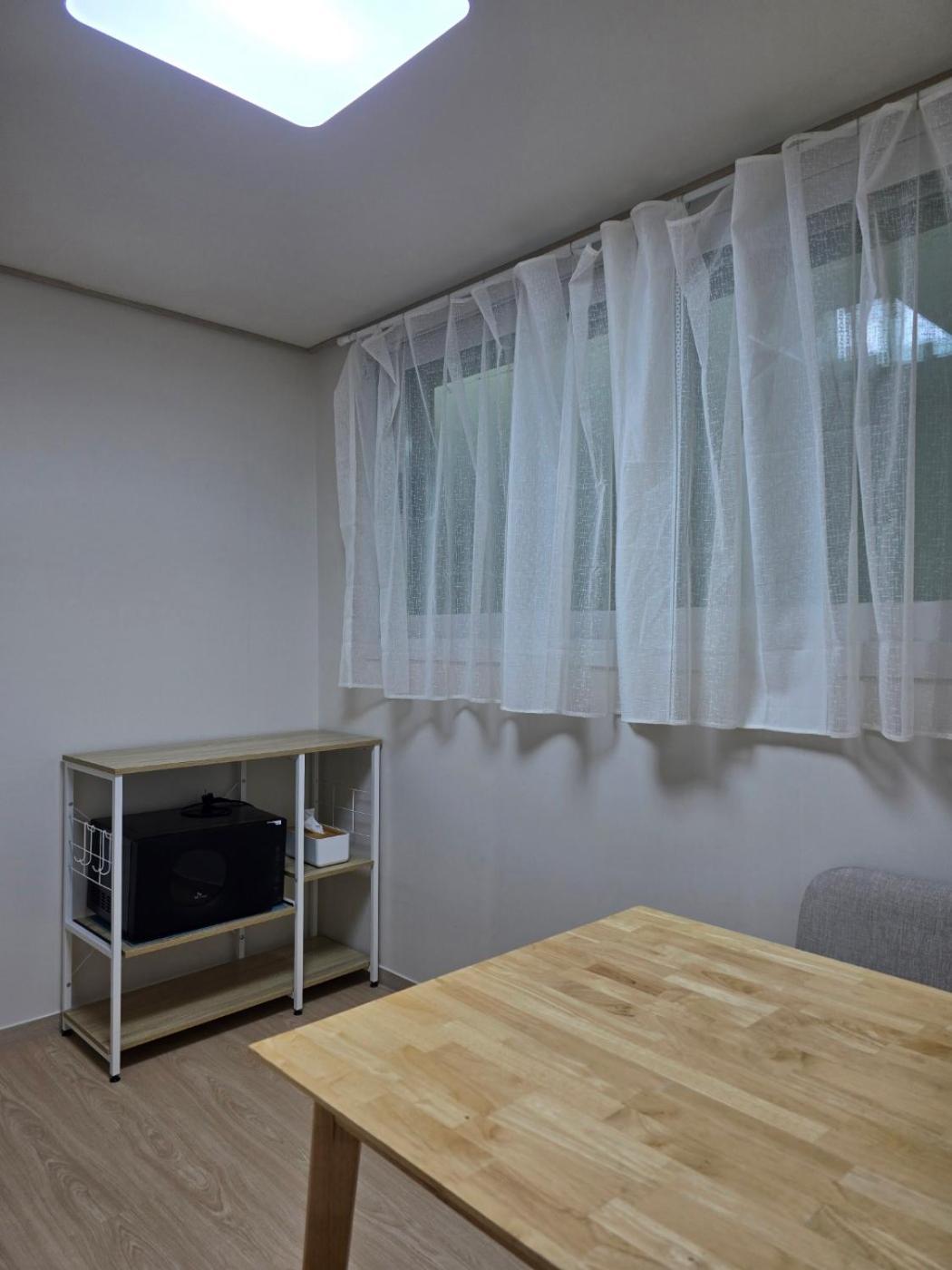 Runaway Yongsan Apartment *