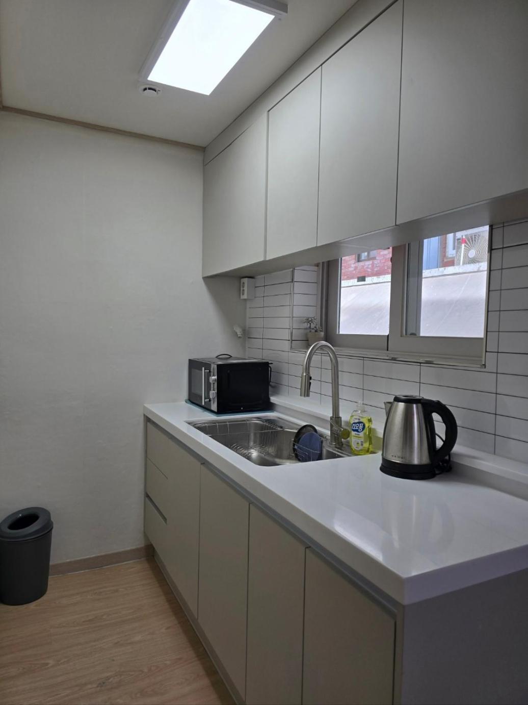 Runaway Yongsan Apartment *
