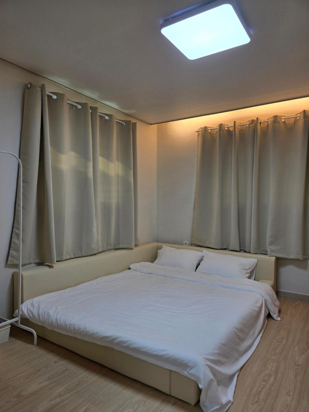 Apartment Runaway Yongsan Seoul