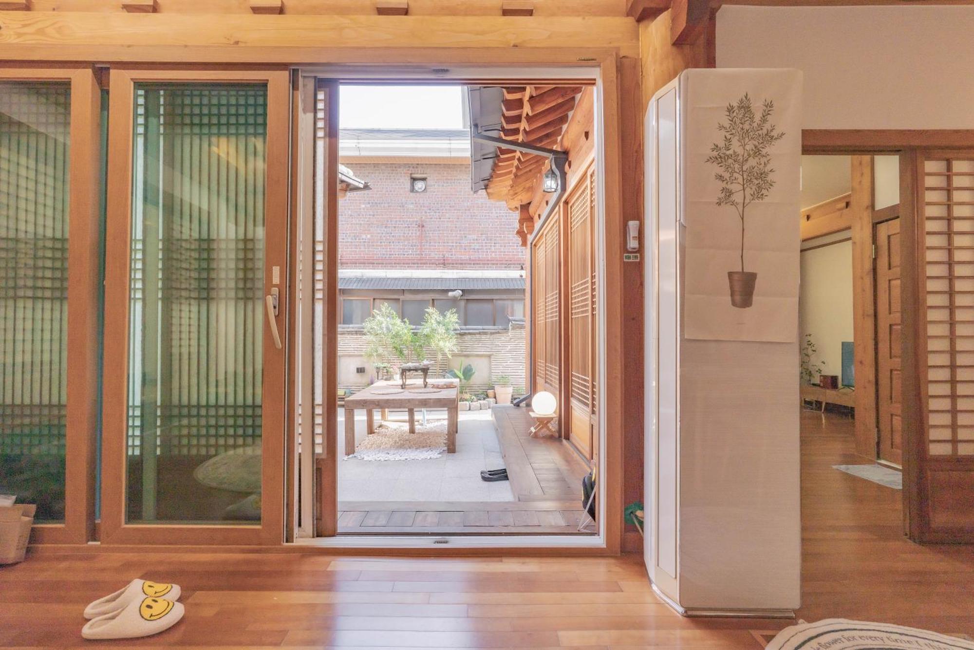 Traditional Family Hanok, Moonlight Fragrance Pousada *