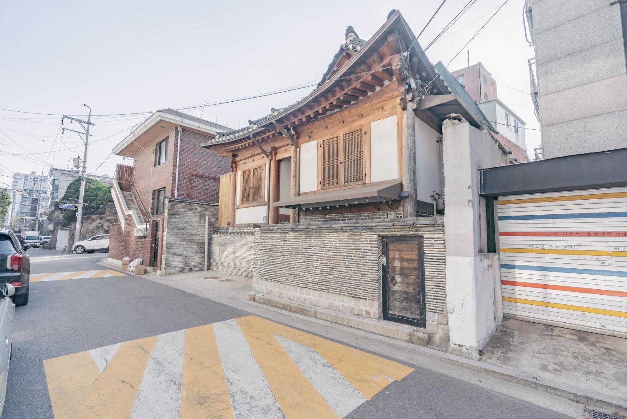 Traditional Family Hanok, Moonlight Fragrance