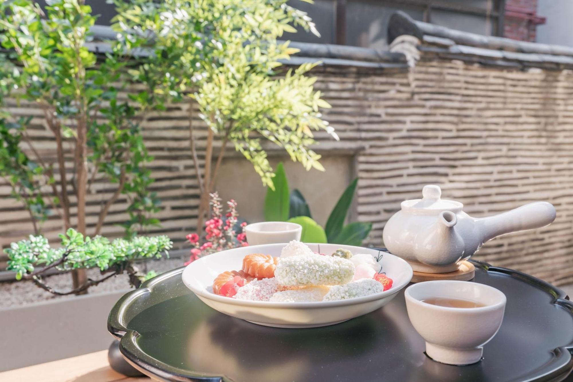 Traditional Family Hanok, Moonlight Fragrance