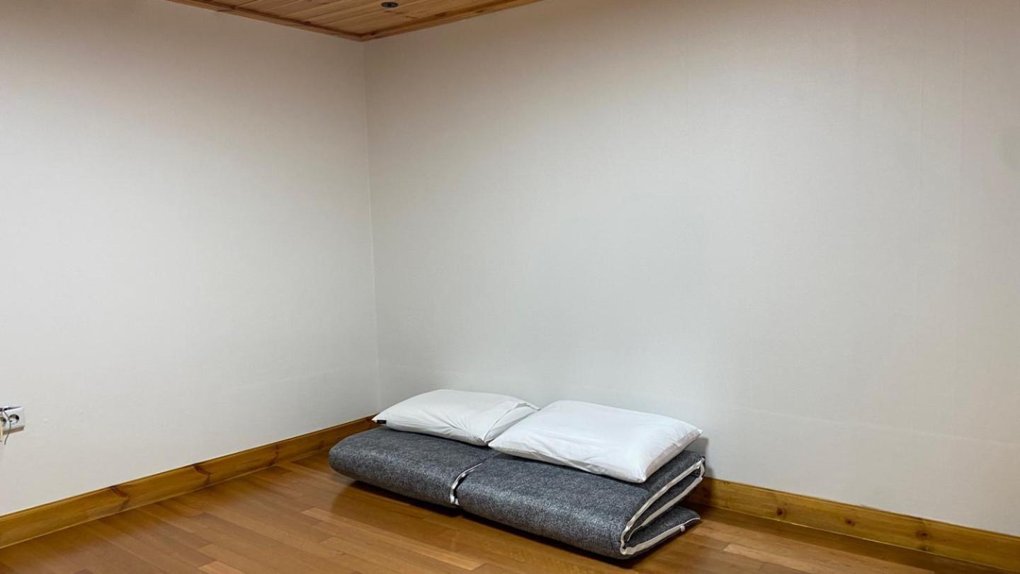 Traditional Family Hanok, Moonlight Fragrance