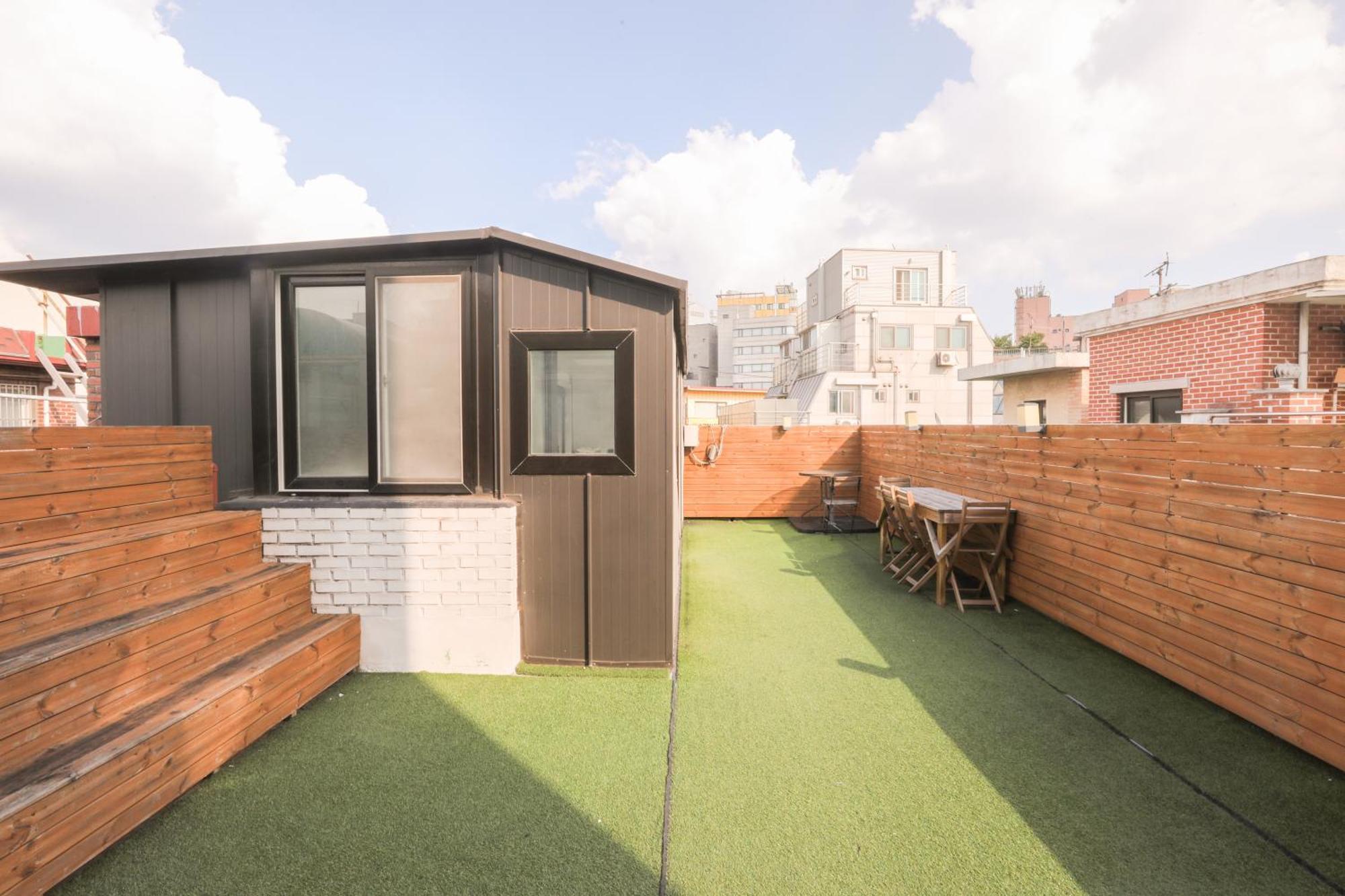 Hongik Univ Station Greenery Terrace House Apartment *