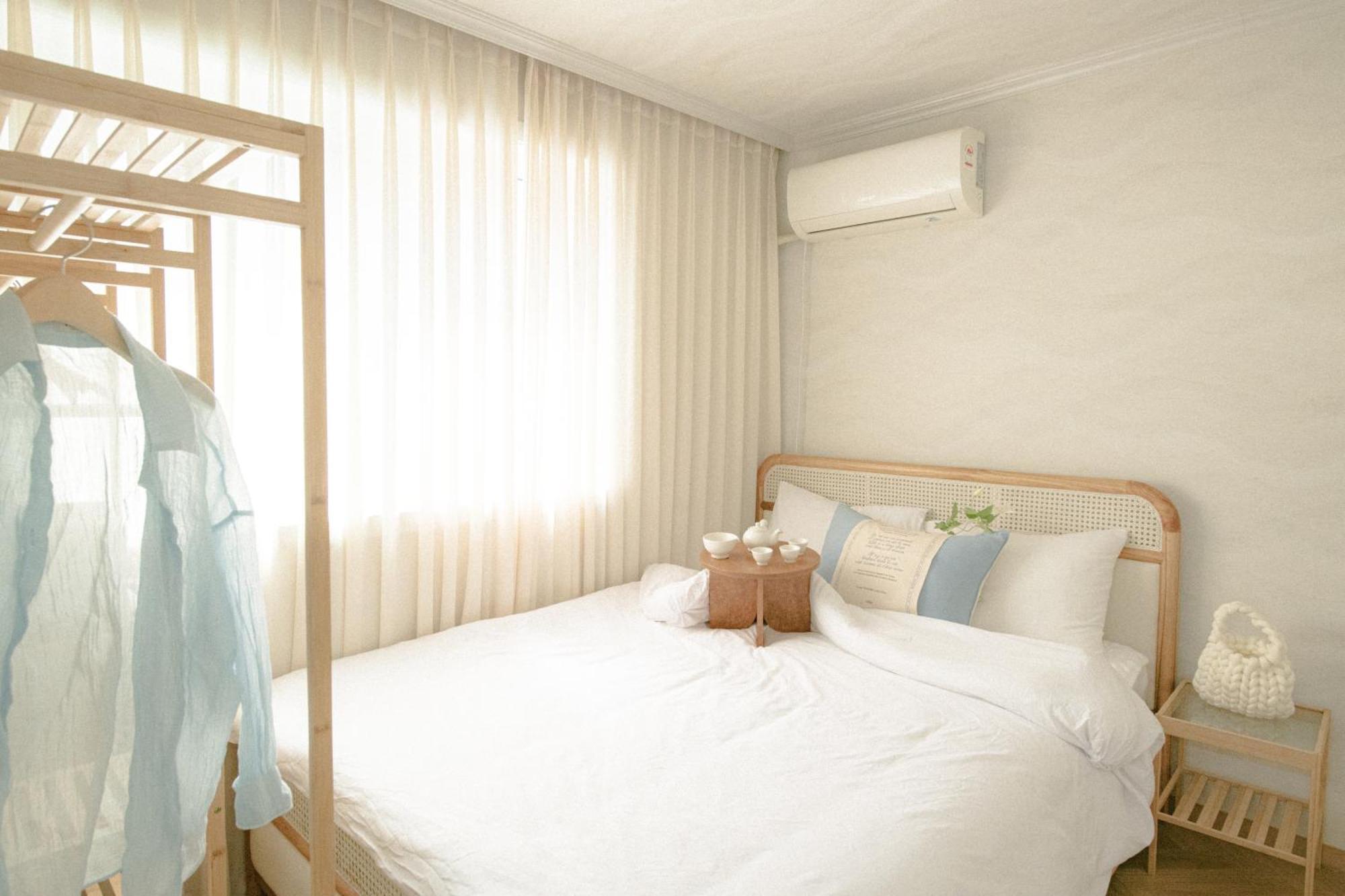 Hongik Univ Station Greenery Terrace House Apartment