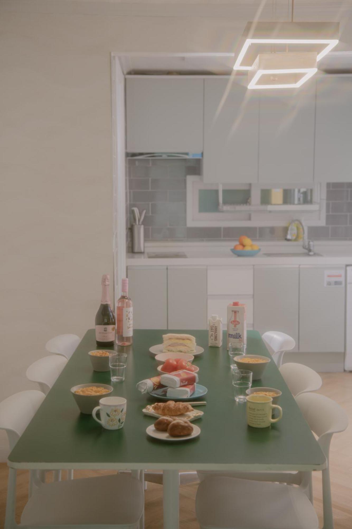 Hongik Univ Station Greenery Terrace House Apartment *