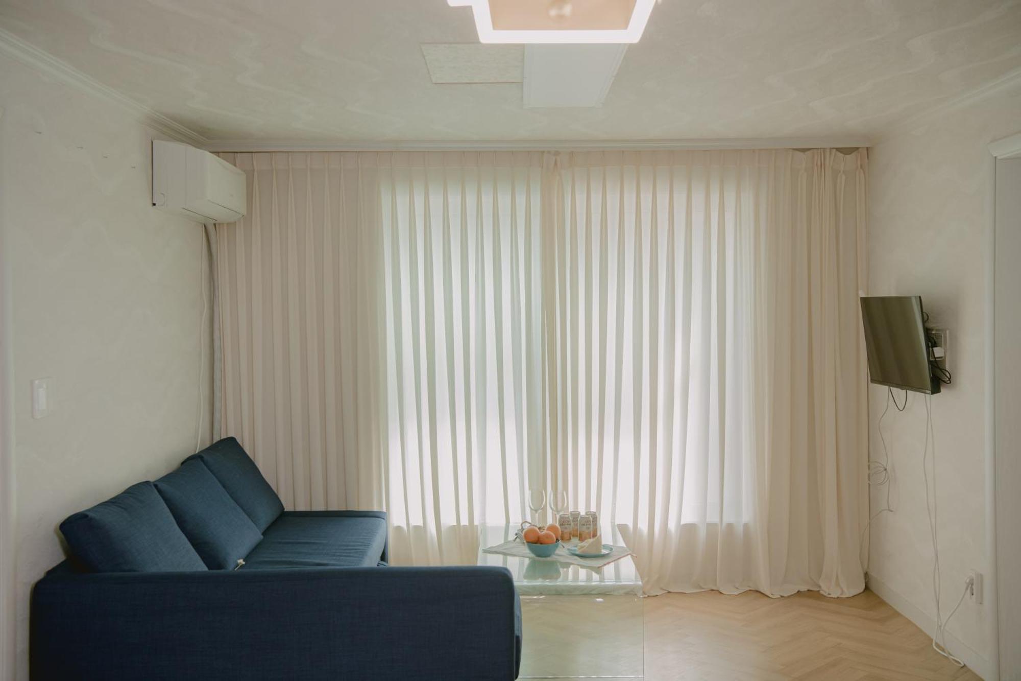 Hongik Univ Station Greenery Terrace House Apartment
