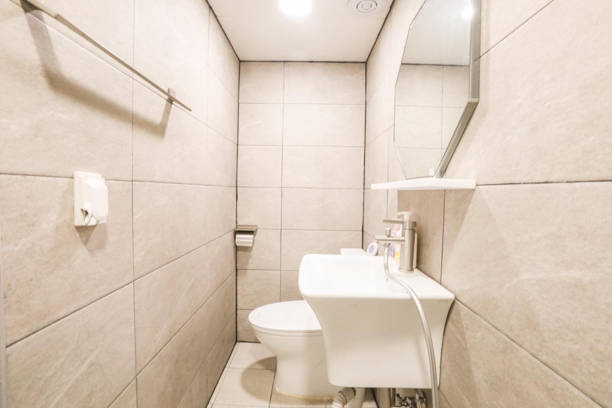 Apartment Hongik Univ Station Greenery Terrace House *