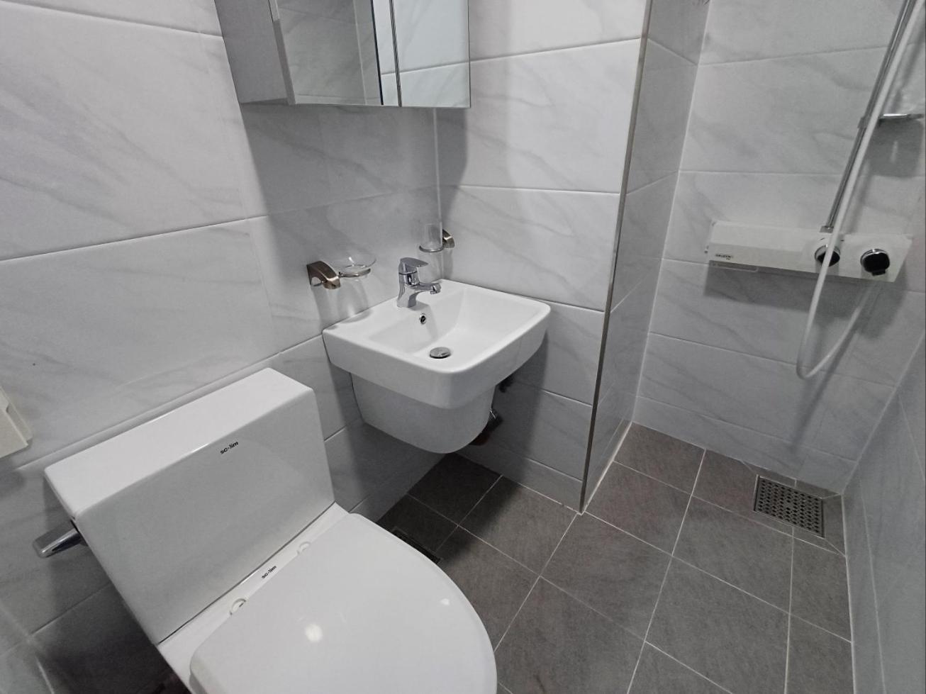 Apartment 6#seoul#daelim Station#two Room#free Wifi#netflix