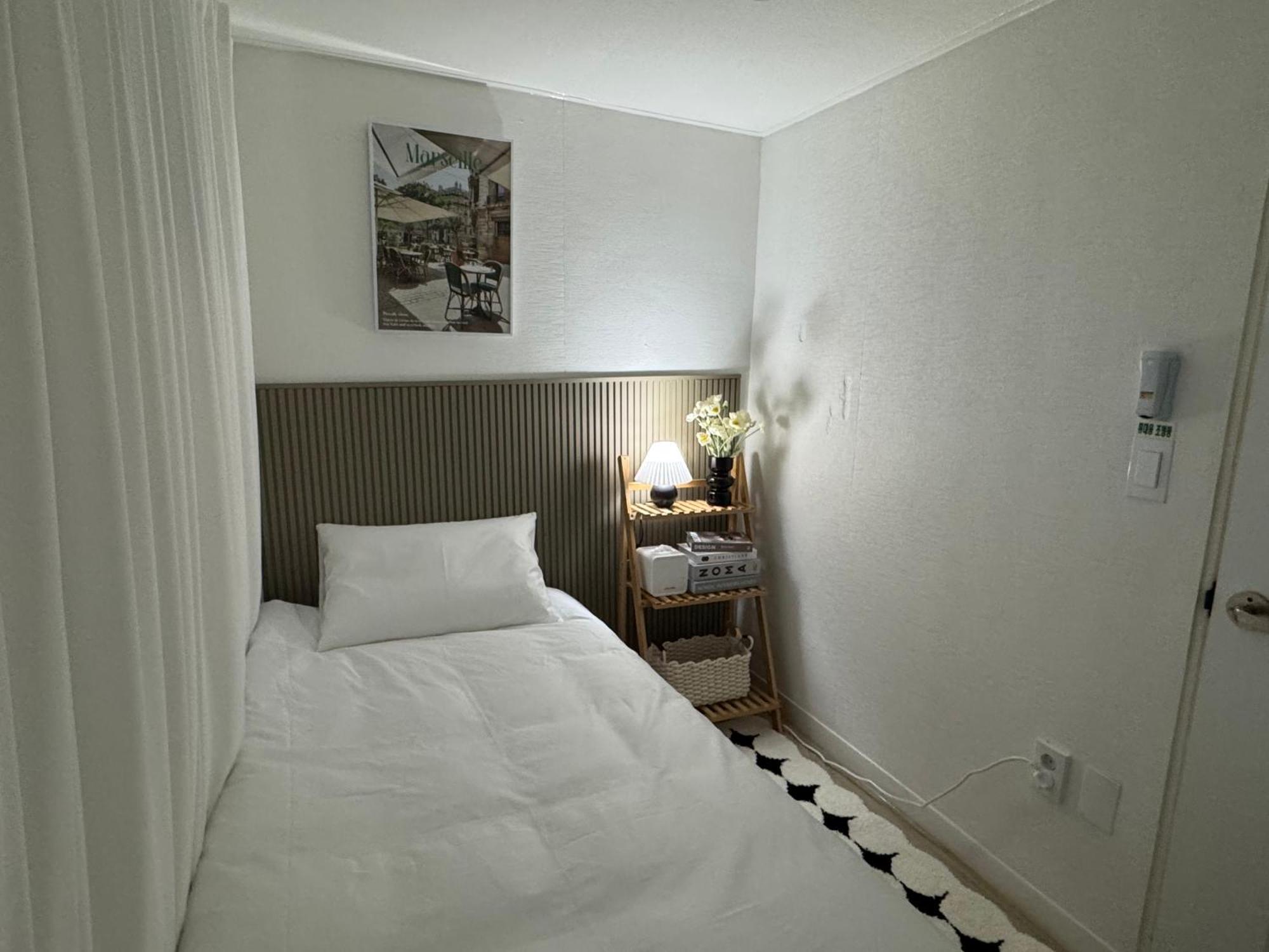 Hong-cho Sinchon Villa *