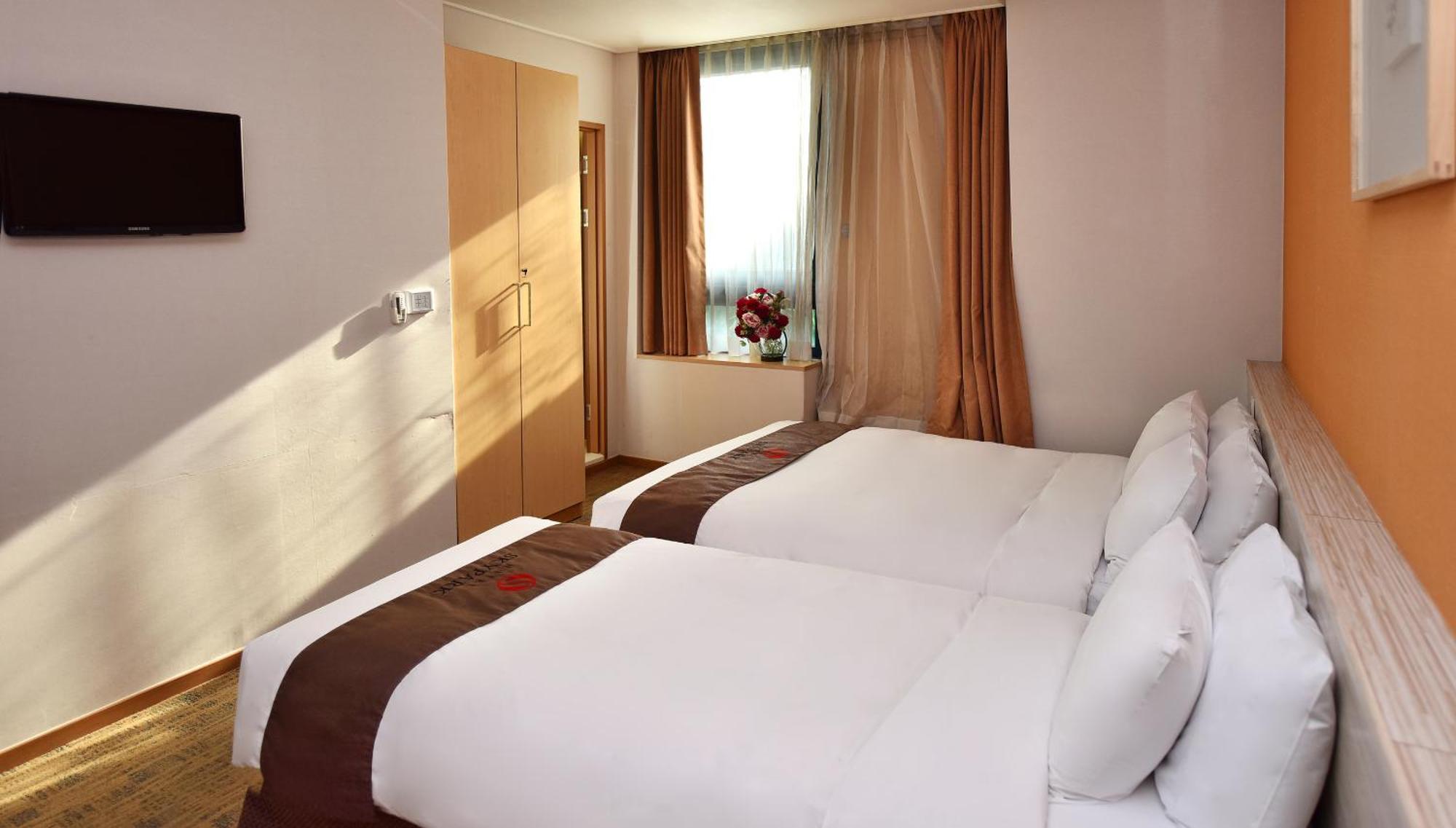 Skypark Myeongdong 2 Hotel 3*