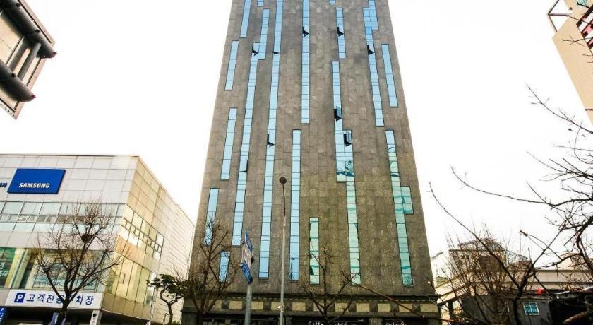 Boutique 9
