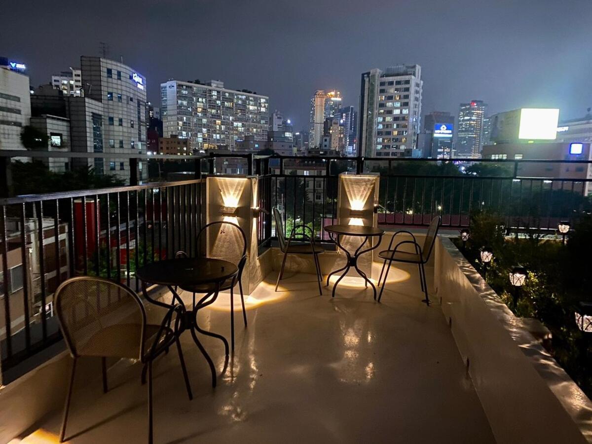 Happy Apartment *
