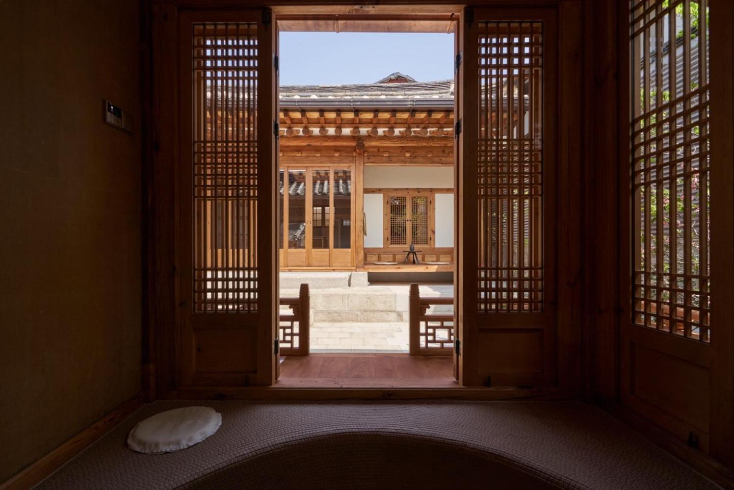 Nostalgia Hanok Hotel 5*