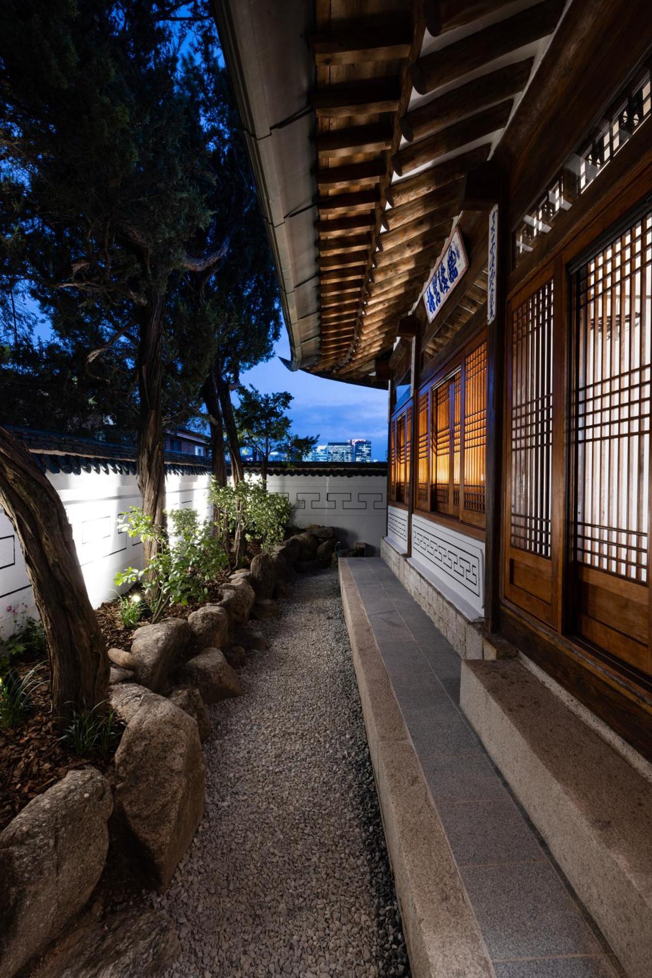 Hotel Nostalgia Hanok Seoul