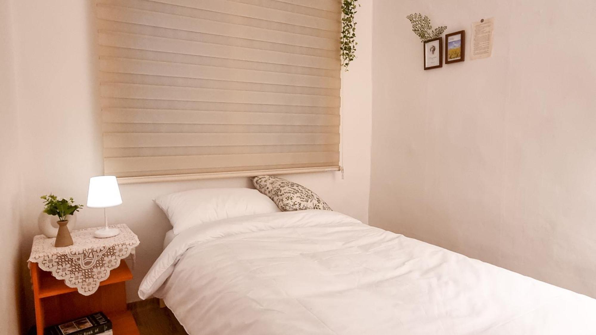 Guest house July & August, Hongdae, 3min To Hapjeong Stn, 7 Guests Seoul