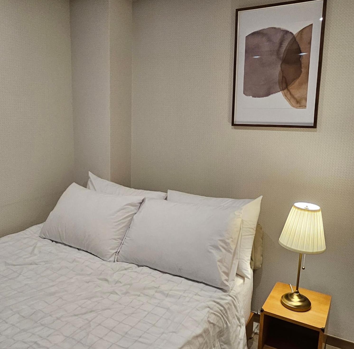 J Honor Apartment