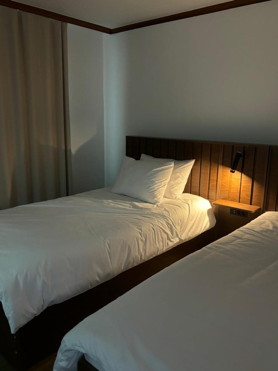 5 Minutes From Isoo Station, 3 Rooms, 4 Beds, 10 Minutes From Gangnam Station Pousada Seul