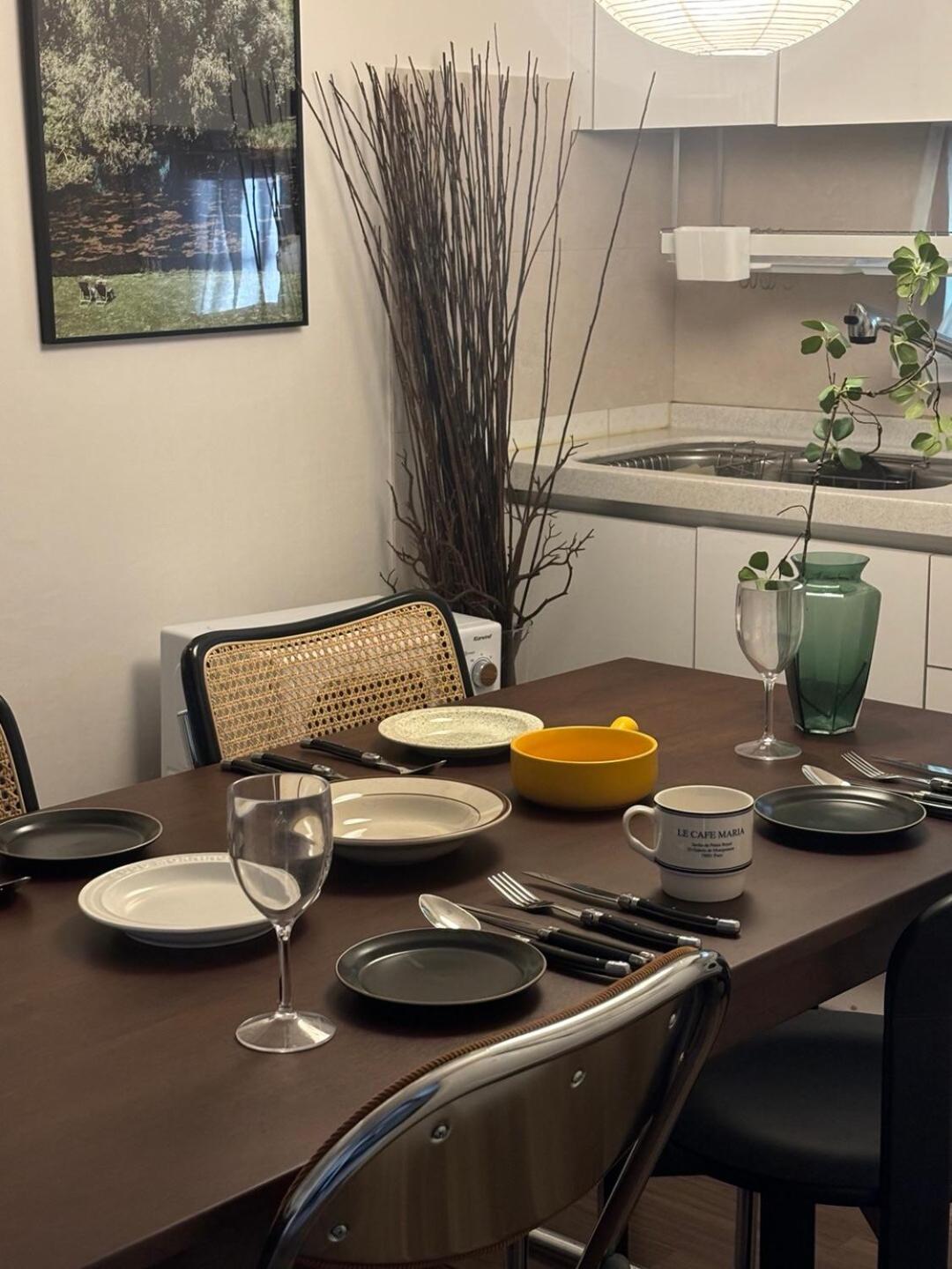 5 Minutes From Isoo Station, 3 Rooms, 4 Beds, 10 Minutes From Gangnam Station