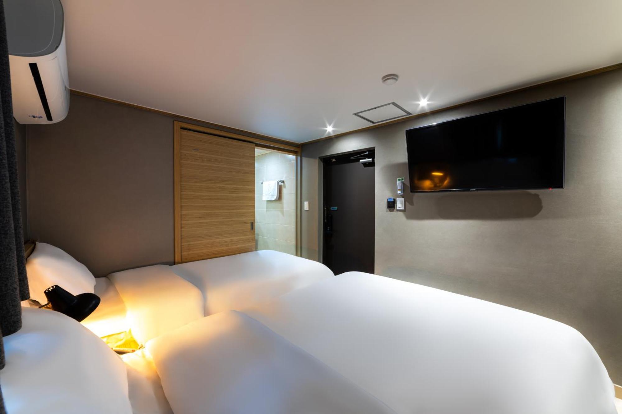 Hotel About