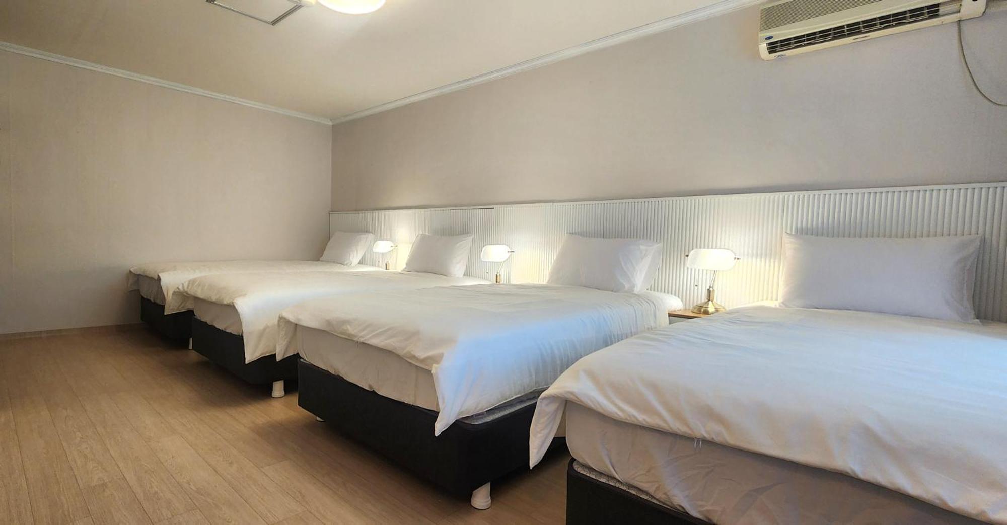 Hongdae Yeondral Park, Z3, 7 Minutes From Hongik Univ Station Exit 5, Elevator Ok Apartment