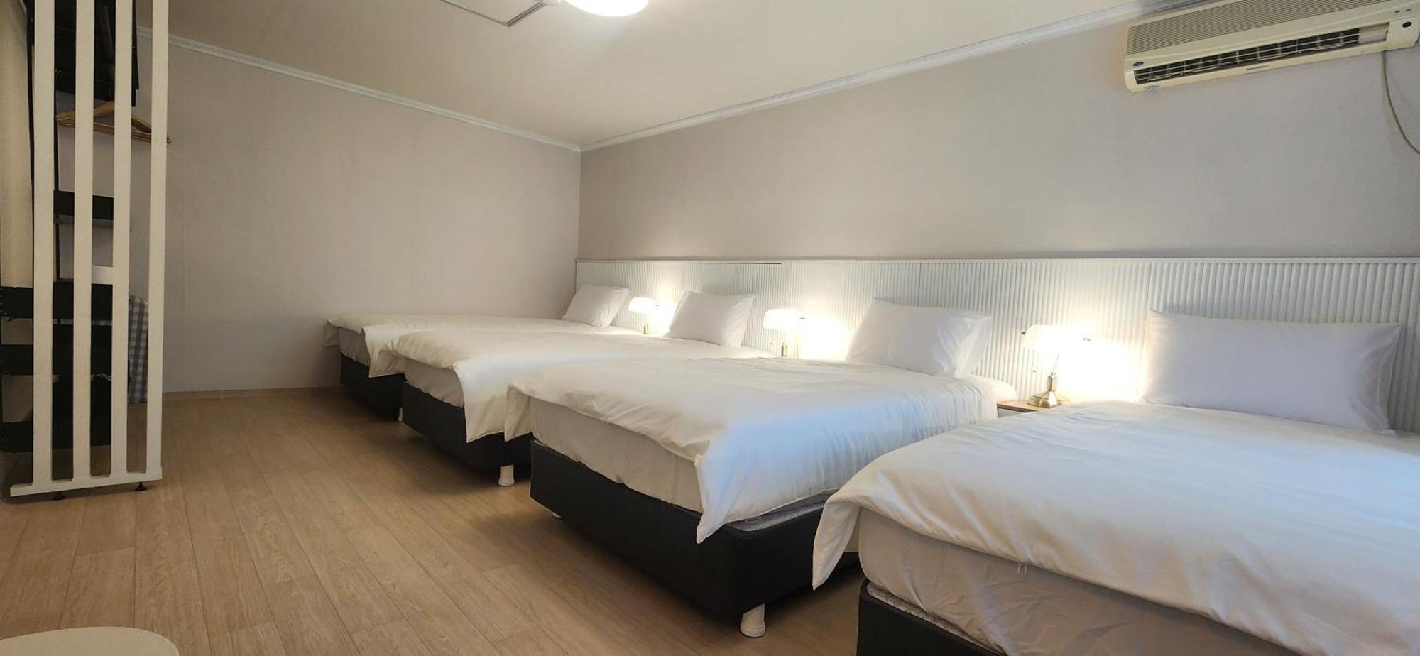 Hongdae Yeondral Park, Z3, 7 Minutes From Hongik Univ Station Exit 5, Elevator Ok *