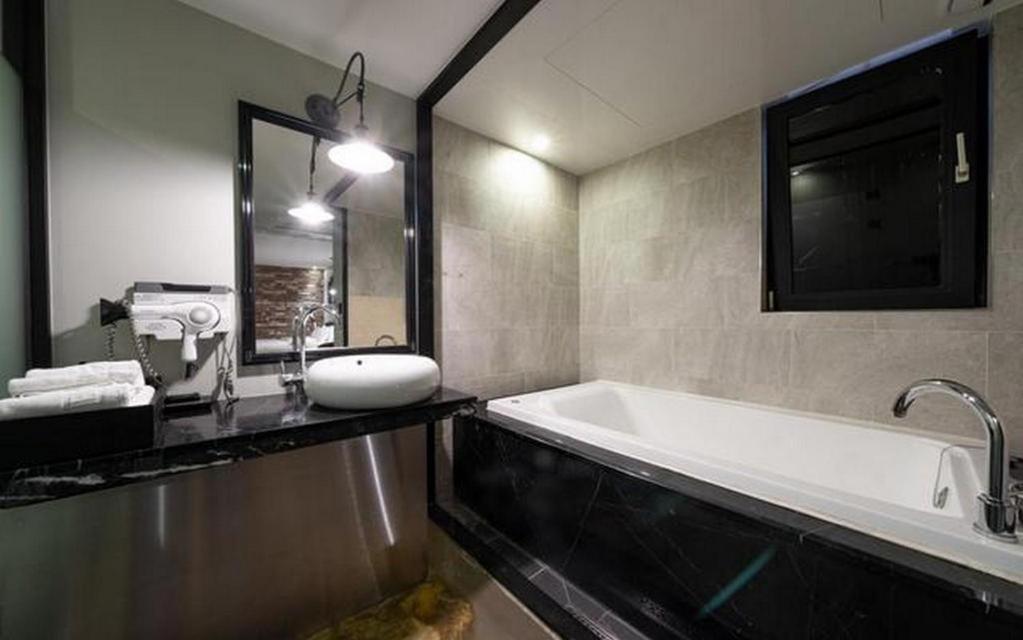 Premier Xym Motel 2*