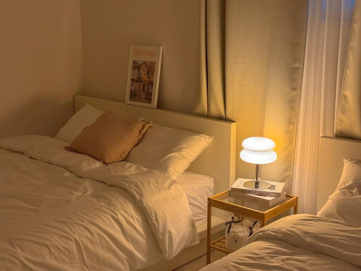 Pousada Itaewon Station 10 Minutes,gyeongnidan-gil,itaewon World Food Street,beam Projector,netflix Wifi *
