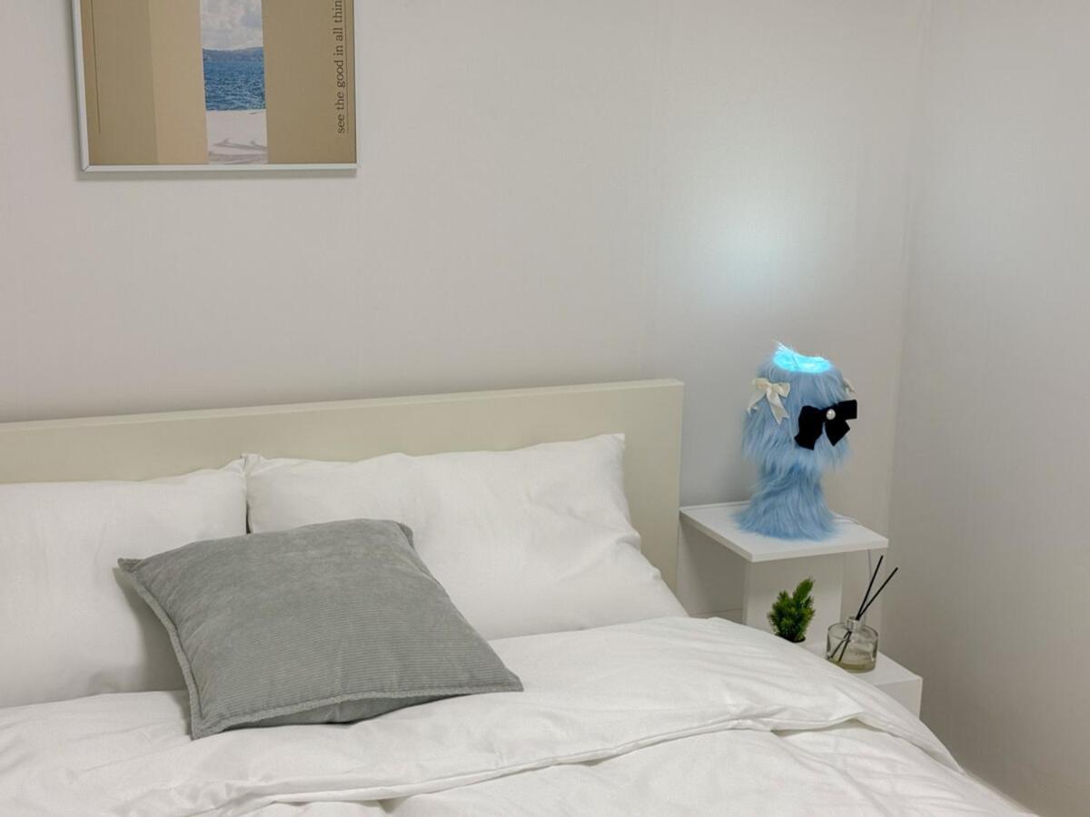 Itaewon Station 10 Minutes,gyeongnidan-gil,itaewon World Food Street,beam Projector,netflix Wifi *