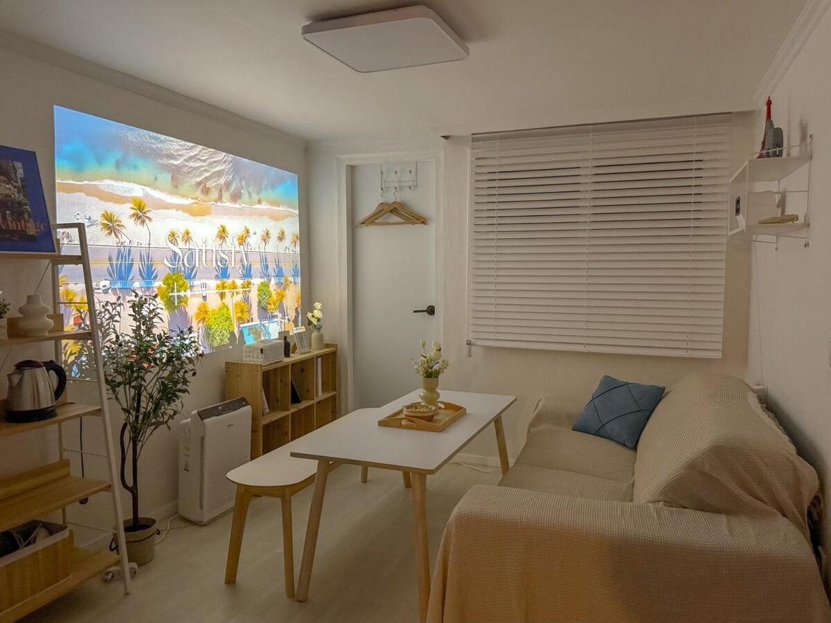 Itaewon Station 10 Minutes,gyeongnidan-gil,itaewon World Food Street,beam Projector,netflix Wifi * Seul