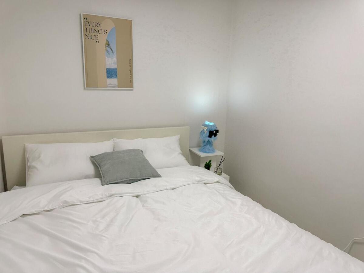 Itaewon Station 10 Minutes,gyeongnidan-gil,itaewon World Food Street,beam Projector,netflix Wifi *