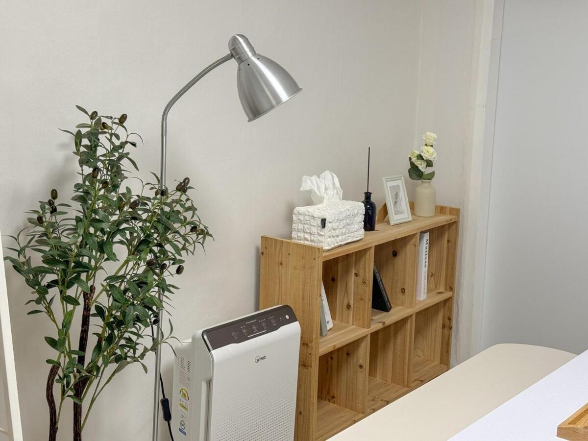 Itaewon Station 10 Minutes,gyeongnidan-gil,itaewon World Food Street,beam Projector,netflix Wifi *