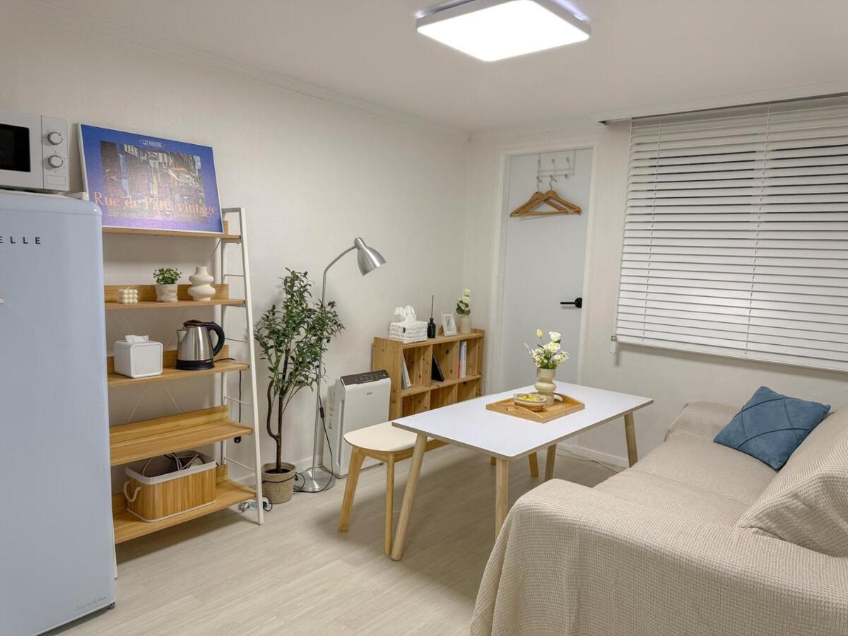 Pousada Itaewon Station 10 Minutes,gyeongnidan-gil,itaewon World Food Street,beam Projector,netflix Wifi *